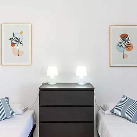 Tuscan Seaviews - 2br Pool & Terrace Apartmán *