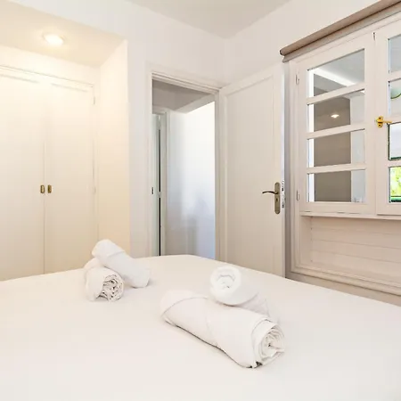 Tuscan Seaviews - 2br Pool & Terrace Apartment Teguise (Lanzarote)
