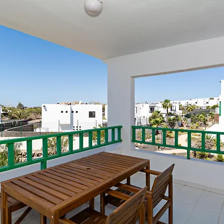Tuscan Seaviews - 2br Pool & Terrace Apartment