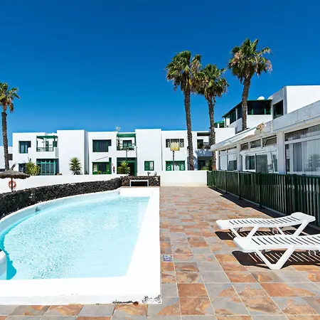 Tuscan Seaviews - 2br Pool & Terrace Apartment Teguise (Lanzarote)